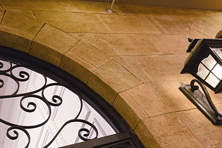 傳百年家具商場(chǎng)  